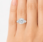 La Ronde® 3-Stones 3ct Diamond Ring, Platinum