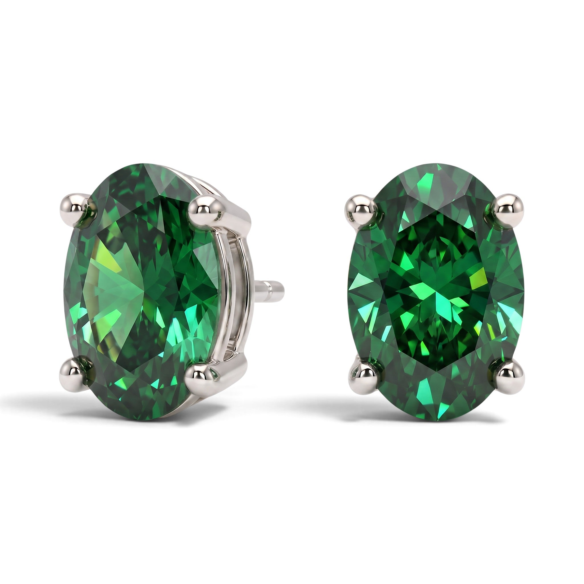 L'Ovale® Emerald Stud Earrings, Platinum