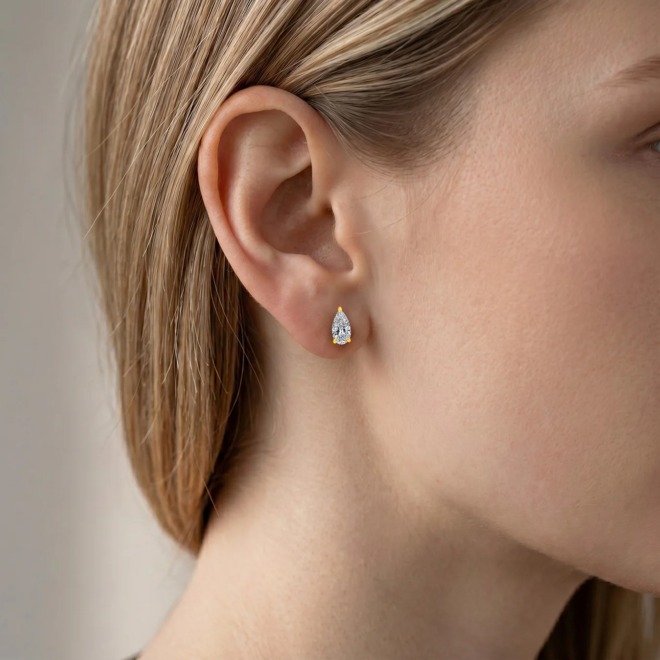 La Poire® Diamond Stud Earrings, Gold Vermeil