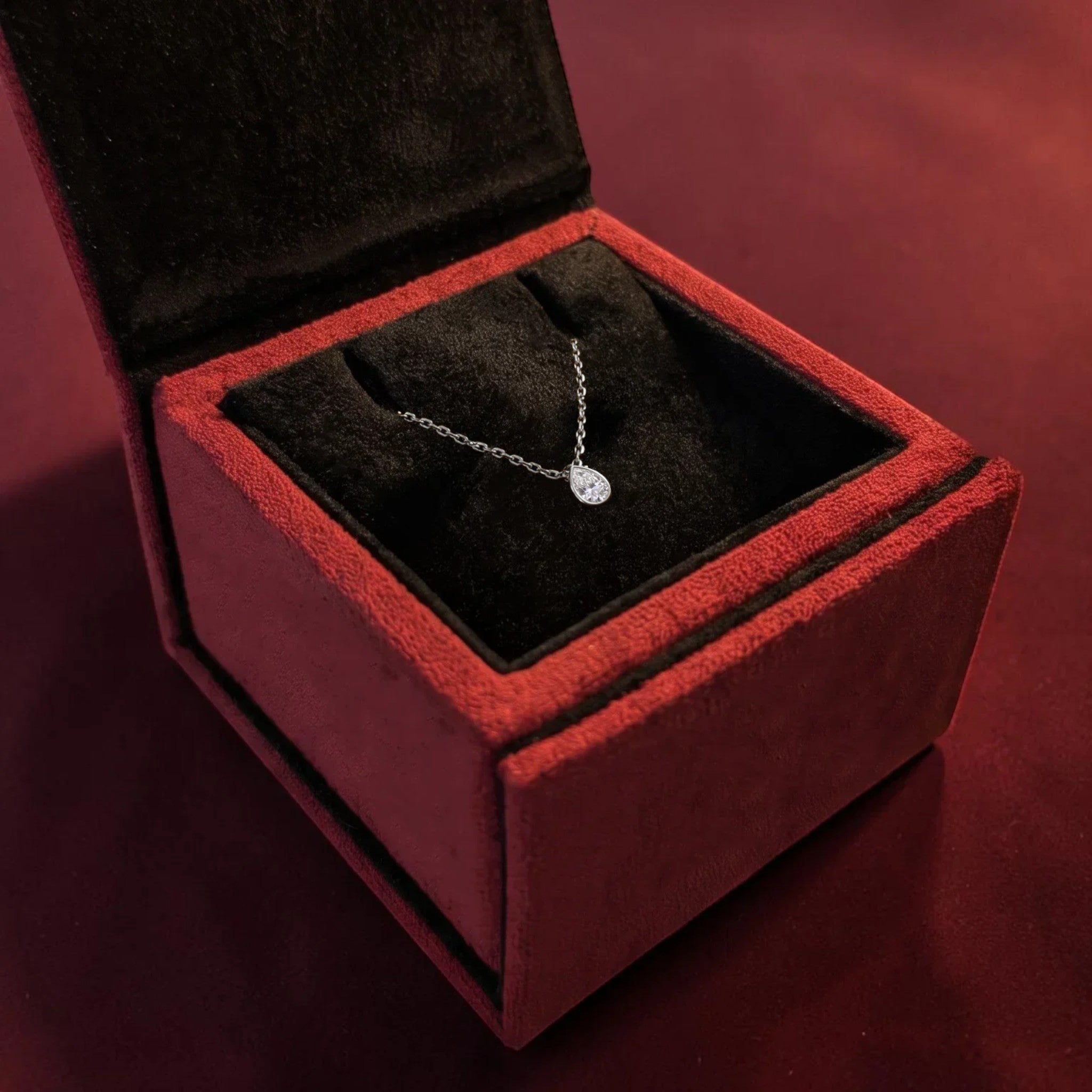 La Poire® Bezel Diamond Pendant Necklace, Platinum