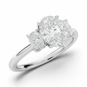 L'Ovale® 3-Stones 2ct Diamond Ring, Platinum