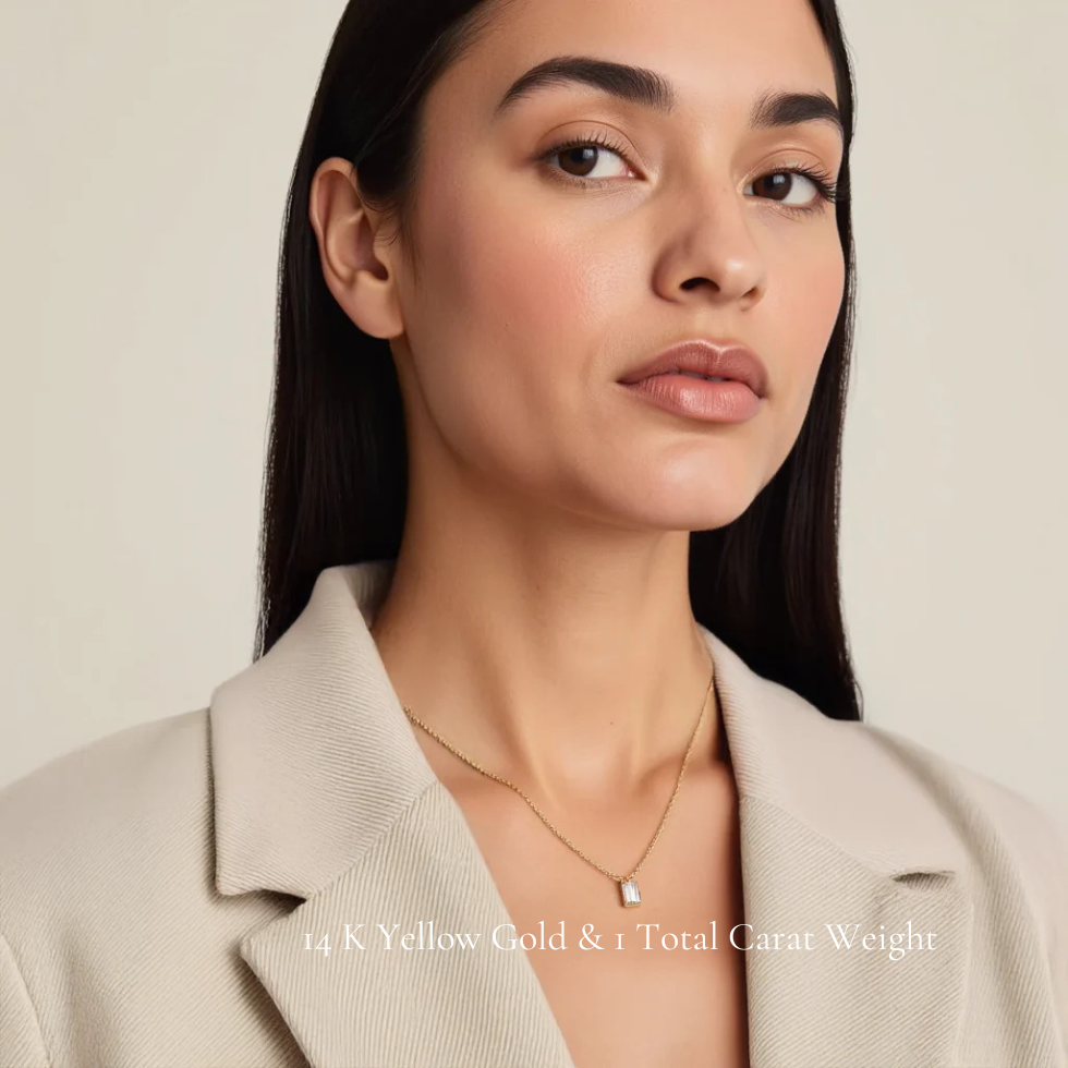 l_emeraude_necklace_model_pic_1.png