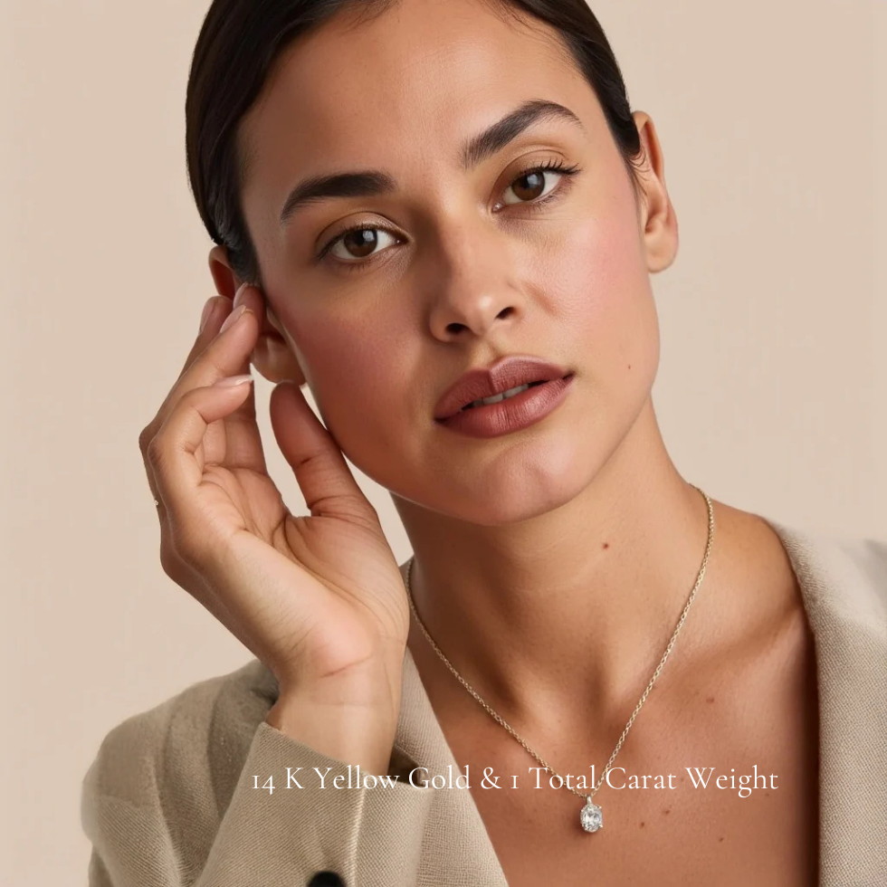 l_ovale_necklace_model_pic_1.png